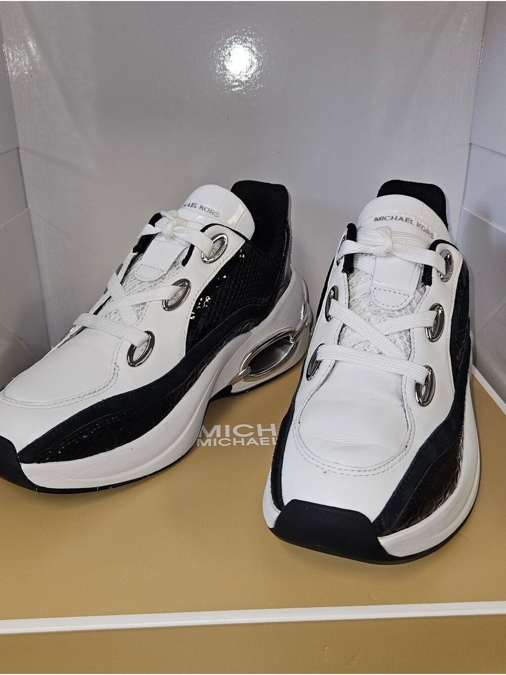 Michael Kors Black and  White Trainer Sneaker Size 8.5 - Picture 2 of 10